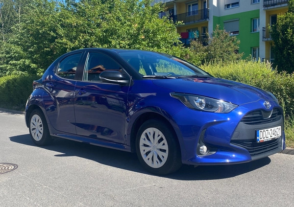 Toyota Yaris cena 59000 przebieg: 37600, rok produkcji 2020 z Bielawa małe 106